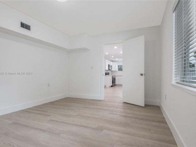 Продажа дома по адресу 1420 NW 116th St - фото 5490494