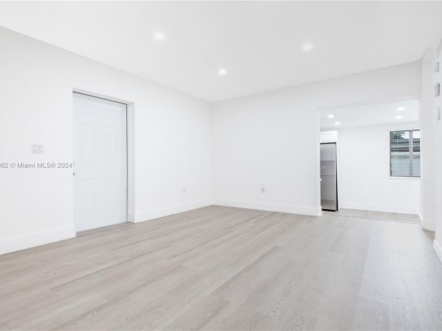 Продажа дома по адресу 1420 NW 116th St - фото 5490503