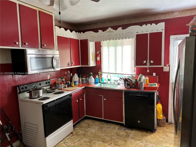 Продажа дома по адресу 250 NW 98th St - фото 5500688