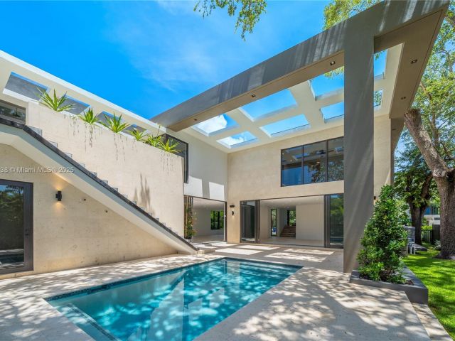 Продажа дома по адресу 4090 Hardie Ave - фото 6112731