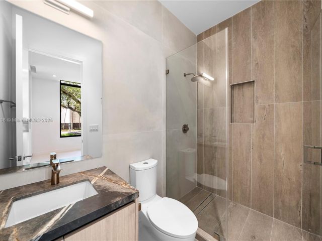 Продажа дома по адресу 4090 Hardie Ave - фото 6112733