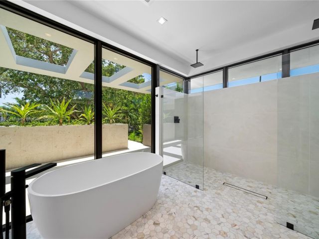 Продажа дома по адресу 4090 Hardie Ave - фото 6112735