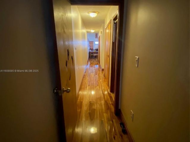 Продажа дома по адресу 1632 SW 19th Ter - фото 6081876