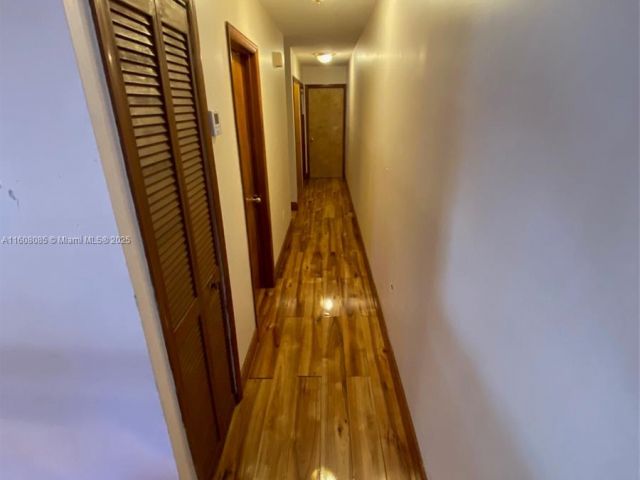 Продажа дома по адресу 1632 SW 19th Ter - фото 6081877