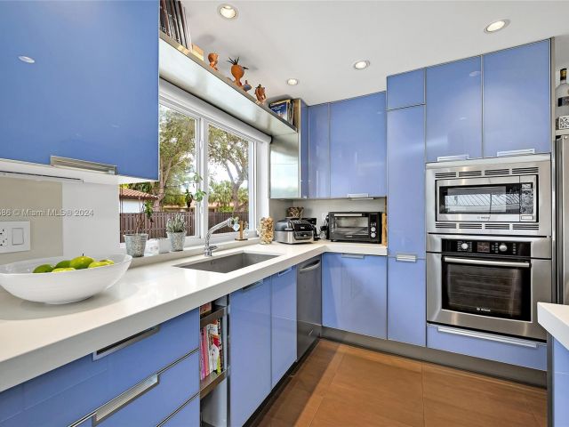 Продажа дома по адресу 2120 NE 204th St - фото 5949753