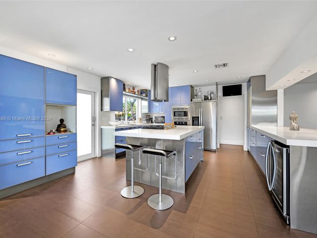 Продажа дома по адресу 2120 NE 204th St - фото 5949754