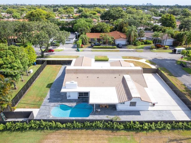 Продажа дома по адресу 2120 NE 204th St - фото 5949766