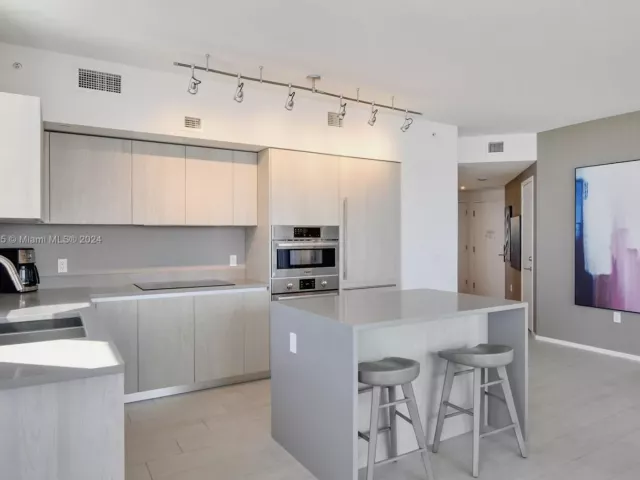 Продажа квартиры # - фото 5628563