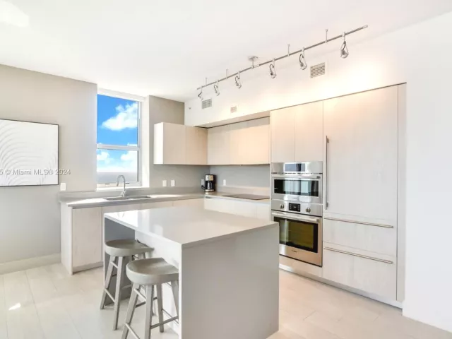 Продажа квартиры # - фото 5628564