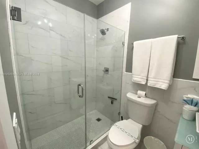 Дом в аренду по адресу 3445 SW 14th St 3445 - фото 6918684