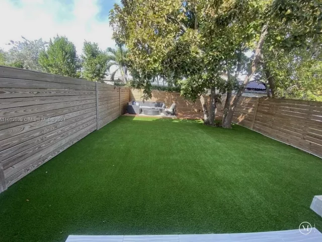 Дом в аренду по адресу 3445 SW 14th St 3445 - фото 6918686