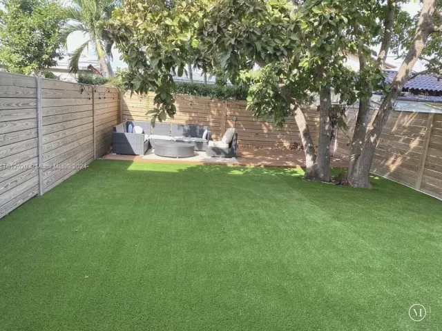 Дом в аренду по адресу 3445 SW 14th St 3445 - фото 6918688