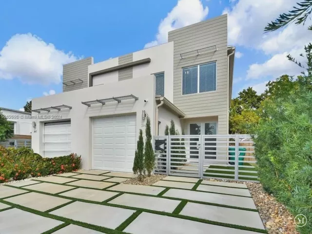 Дом в аренду по адресу 3445 SW 14th St 3445 - фото 6918693