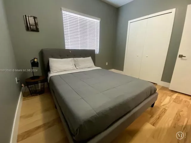 Дом в аренду по адресу 3445 SW 14th St 3445 - фото 6918677