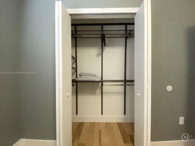 Дом в аренду по адресу 3445 SW 14th St 3445 - фото 6918678