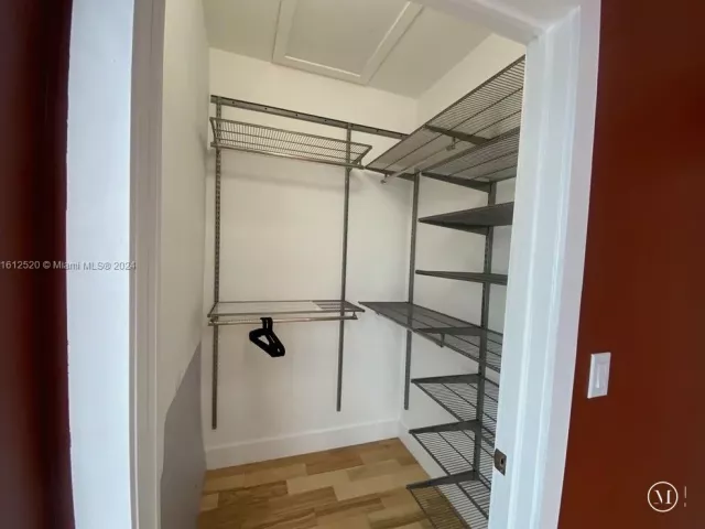 Дом в аренду по адресу 3445 SW 14th St 3445 - фото 6918682