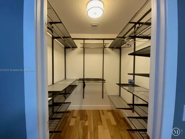 Дом в аренду по адресу 3445 SW 14th St 3445 - фото 6918674