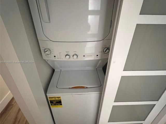 Продажа дома по адресу 2156 NE 18th Ave - фото 6170690