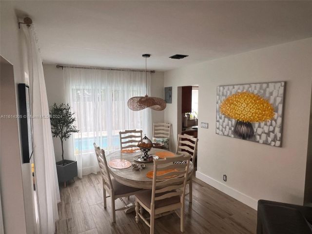 Продажа дома по адресу 2156 NE 18th Ave - фото 6170693