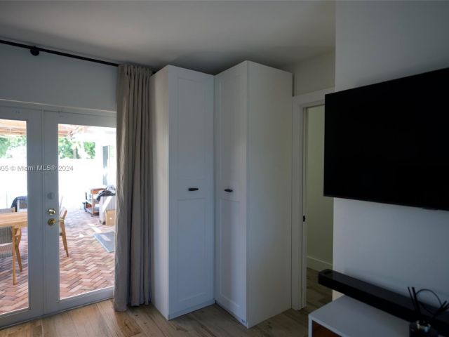 Продажа дома по адресу 2156 NE 18th Ave - фото 6170702