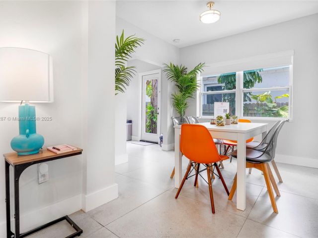 Дом в аренду по адресу 968 NE 80th St - фото 5930386