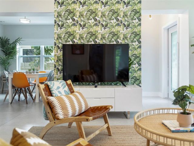 Дом в аренду по адресу 968 NE 80th St - фото 5930389