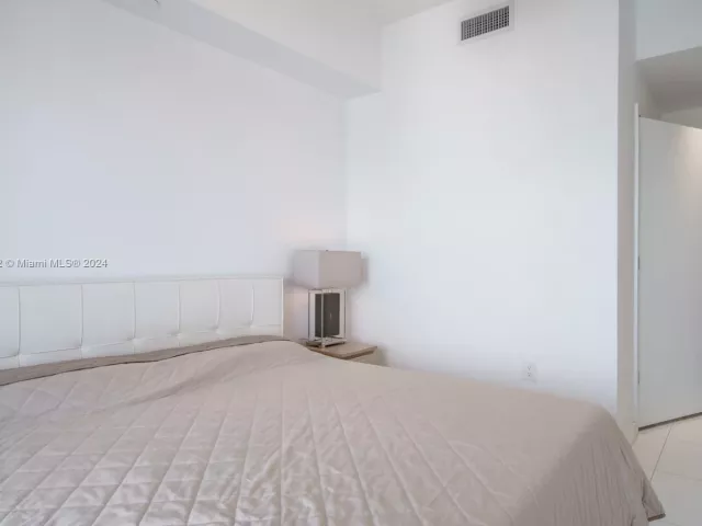 Продажа квартиры #4406 - фото 7415725