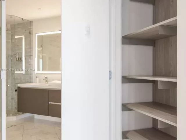 Продажа квартиры #4406 - фото 7415719