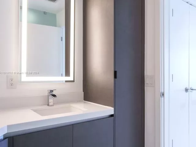 Продажа квартиры #4406 - фото 7415715