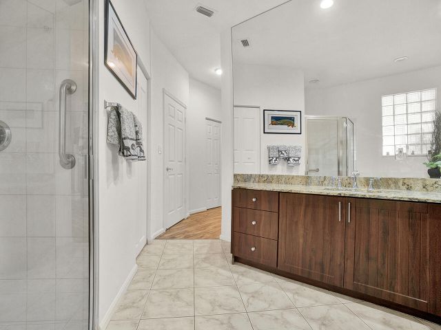 Продажа дома по адресу 22831 Windsor Wood Court - фото 6059505