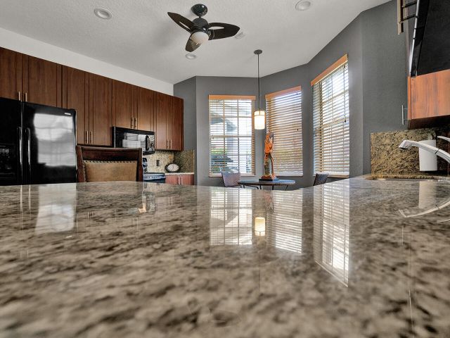 Продажа дома по адресу 22831 Windsor Wood Court - фото 6059513