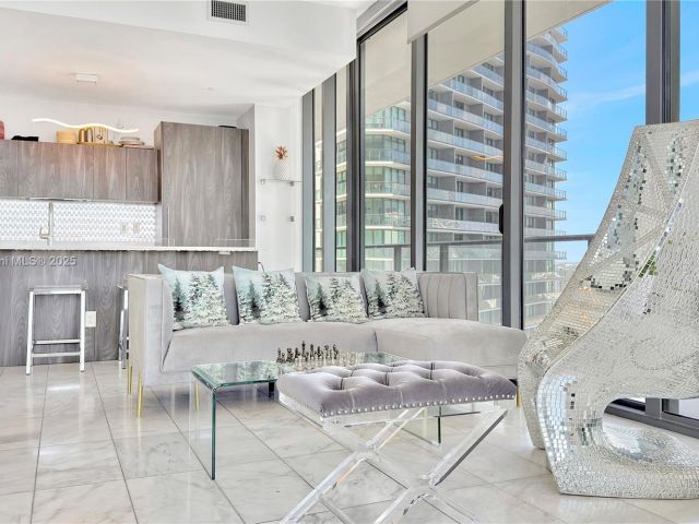 Продажа квартиры #2407 - фото 5708174