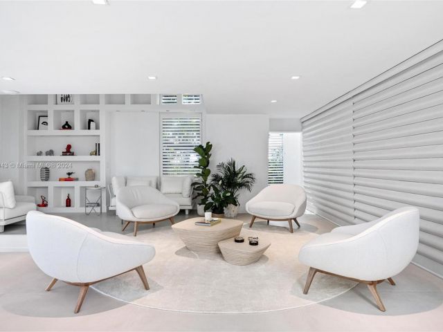 Продажа дома по адресу 161 Cape Florida Dr - фото 5573553