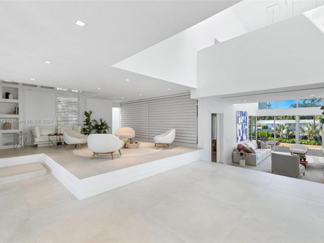 Продажа дома по адресу 161 Cape Florida Dr - фото 5573554