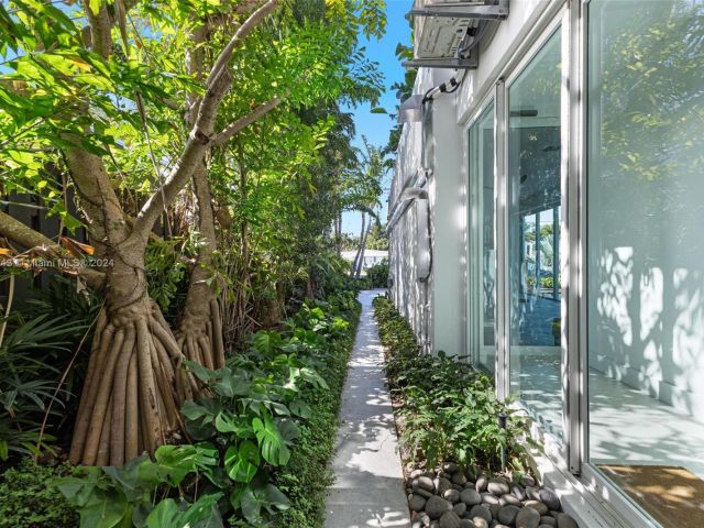 Продажа дома по адресу 161 Cape Florida Dr - фото 5573555