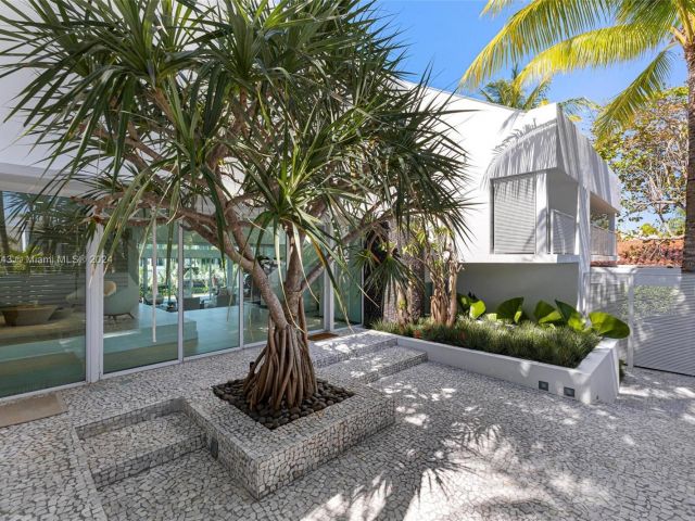 Продажа дома по адресу 161 Cape Florida Dr - фото 5573562