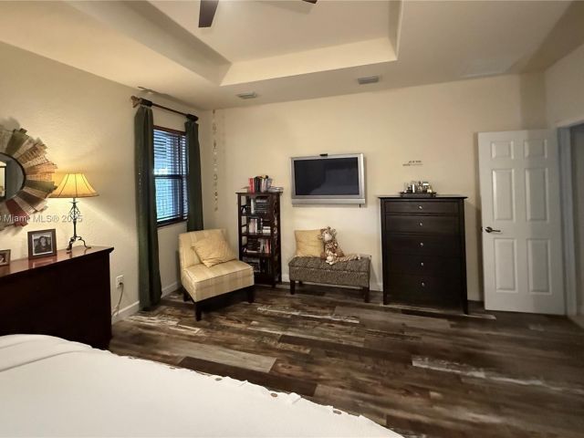 Продажа дома по адресу 11922 SW 154th Path - фото 5828098