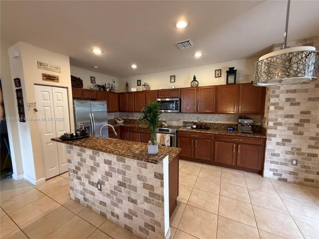 Продажа дома по адресу 11922 SW 154th Path - фото 5828108