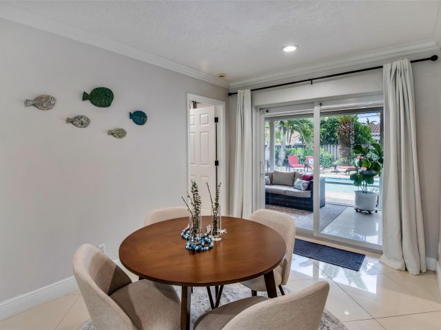 Дом в аренду по адресу 2750 SE 4th St - фото 5542491