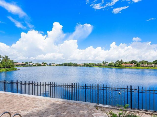 Продажа дома по адресу 17654 Bocaire Way - фото 5835063