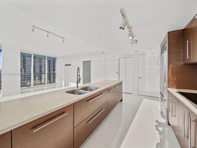 Продажа квартиры #4715 - фото 5613882