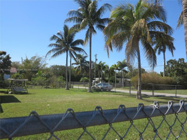 Продажа дома по адресу 24925 SW 134th Ct - фото 5706415