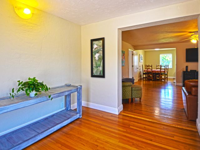 Продажа дома по адресу 2315 Summit Boulevard - фото 5750657