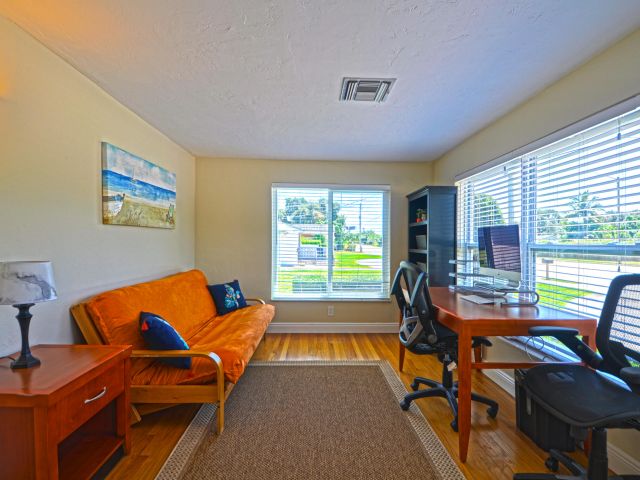 Продажа дома по адресу 2315 Summit Boulevard - фото 5750660