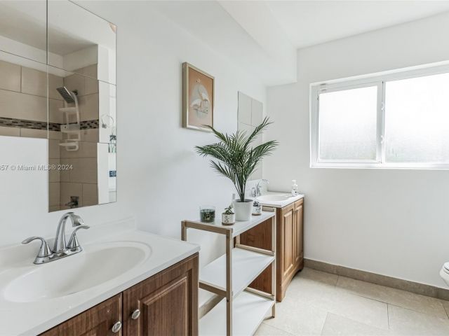 Продажа дома по адресу 633 N Crescent Dr - фото 5812462