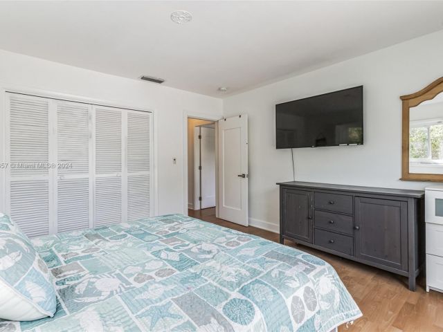 Продажа дома по адресу 633 N Crescent Dr - фото 5812463