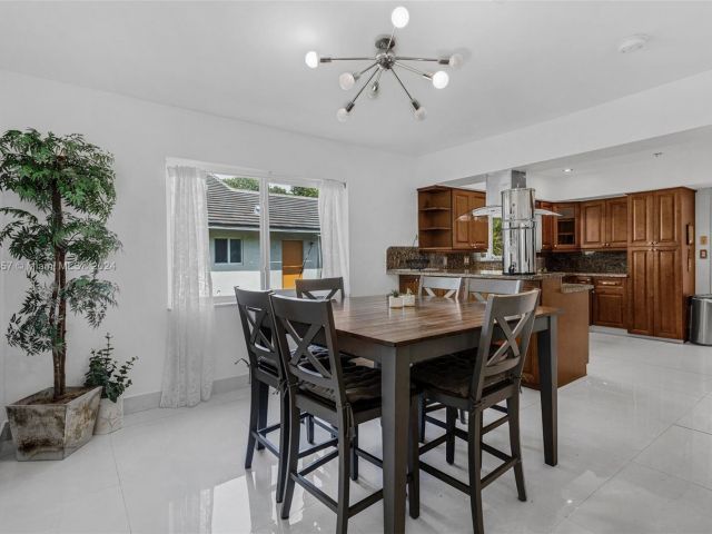 Продажа дома по адресу 633 N Crescent Dr - фото 5812466