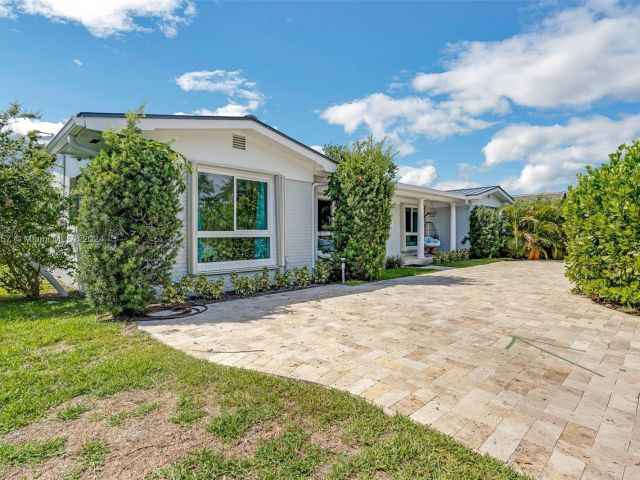 Продажа дома по адресу 633 N Crescent Dr - фото 5812472