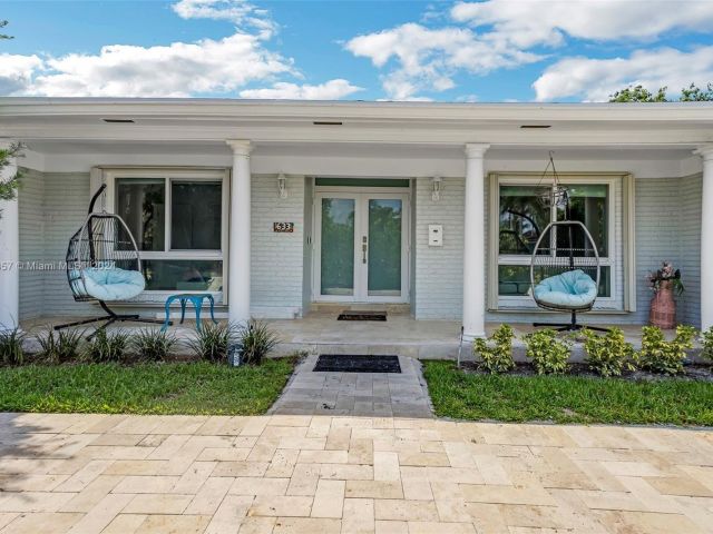 Продажа дома по адресу 633 N Crescent Dr - фото 5812475