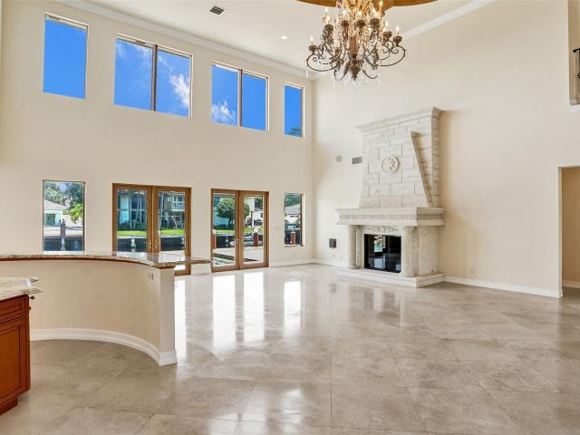 Продажа дома по адресу 3061 NE 43rd Street - фото 6280782